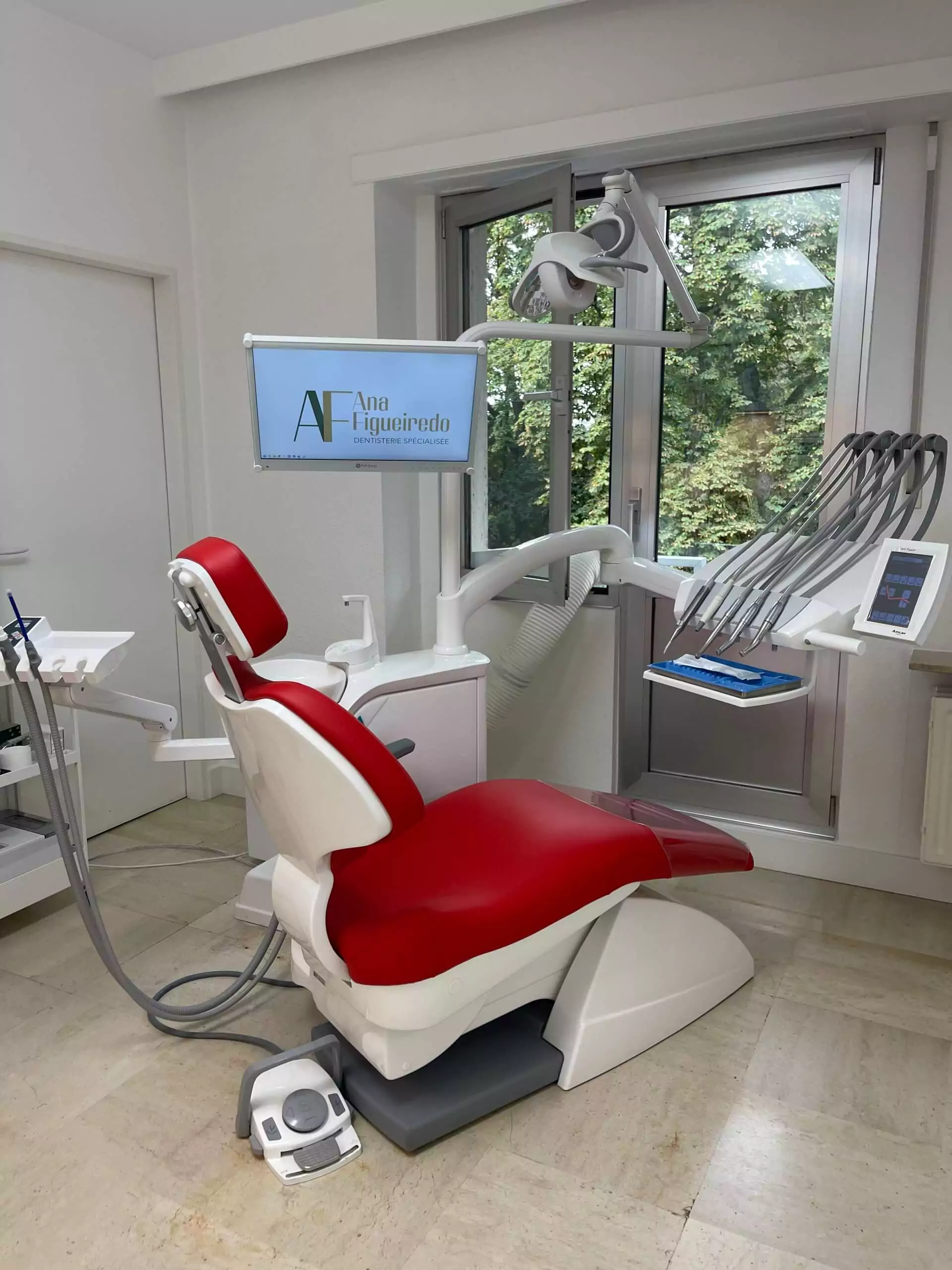 Implants dentaires à Luxembourg Ville