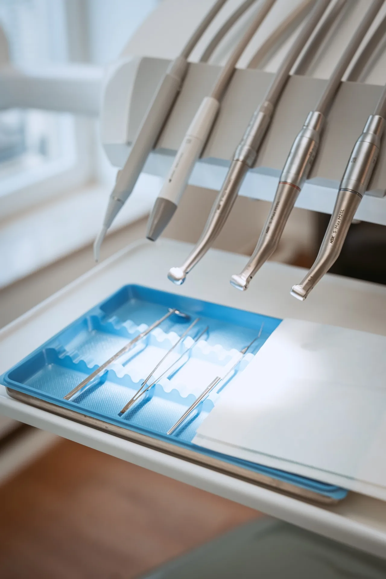 Implants dentaires près de Esch-sur-Alzette : remplacer une dent manquante de façon durable